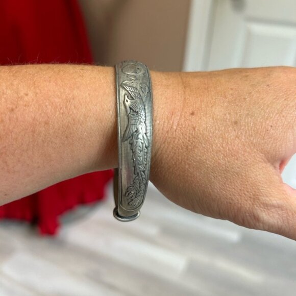 STAINLESS STEEL Engraved Silver Bangle Bracelet With bird detail 🕊️ - Picture 2 of 7